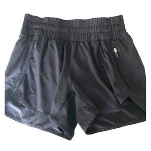 Lululemon Tracker Shorts, Size 6